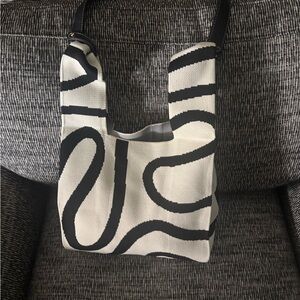 Stylish Black and White Women's Bag., great size that makes it so versatile